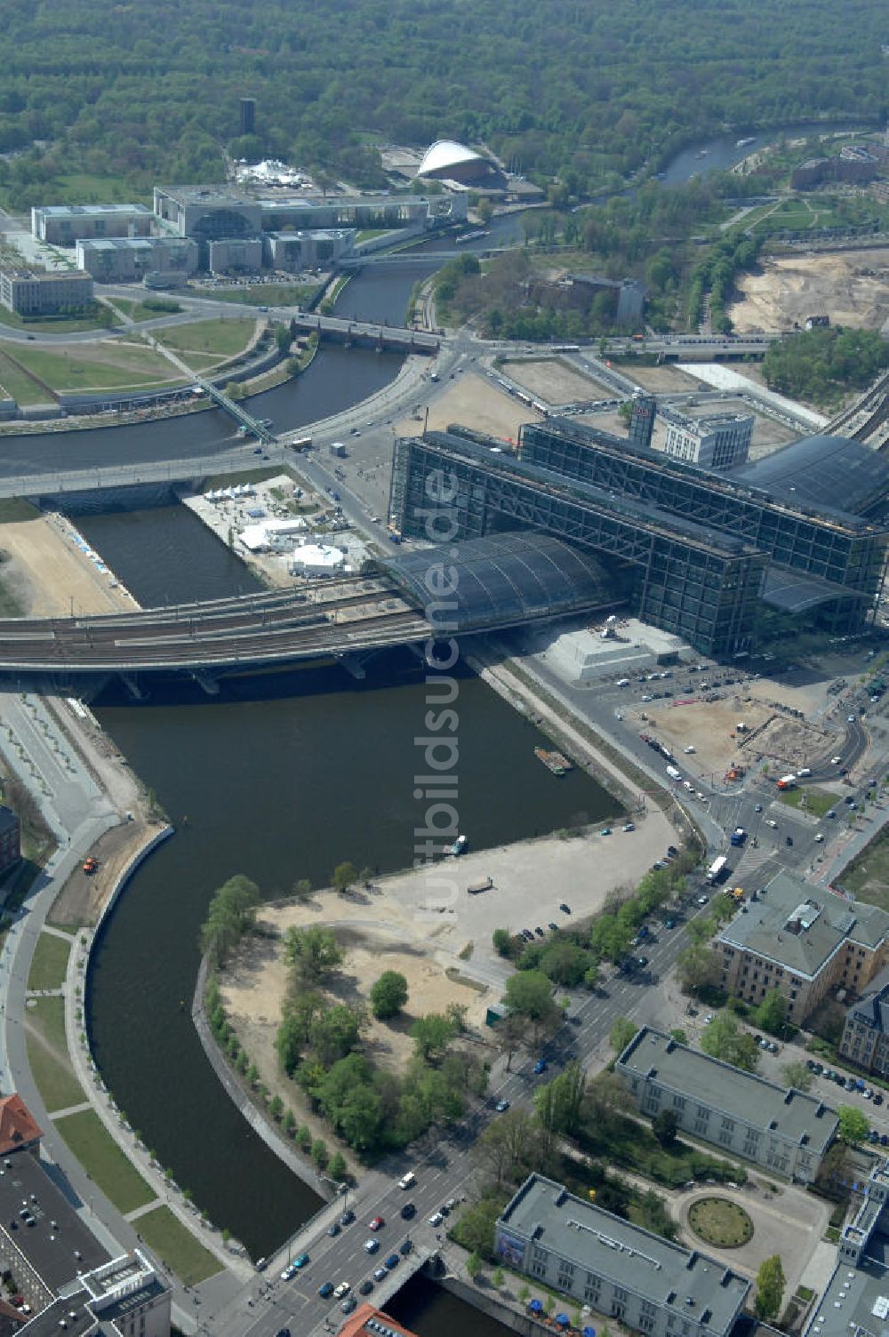 Luftaufnahme Berlin - Bauvorbereitungen am Berliner Hauptbahnhof für Wohn- und Geschäftshausneubauten