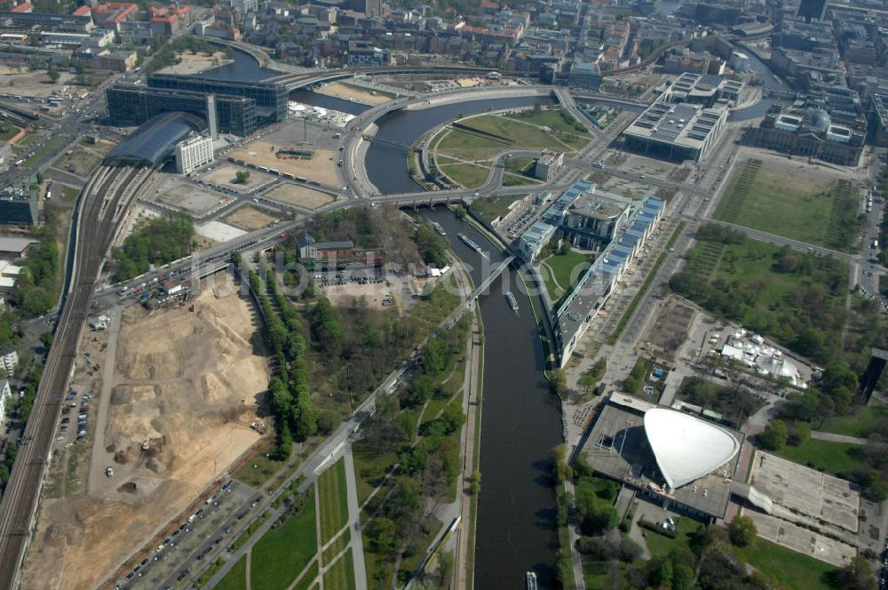 Berlin von oben - Bauvorbereitungen für den Neubau des Bundesministeriums des Innern / Innenministerium