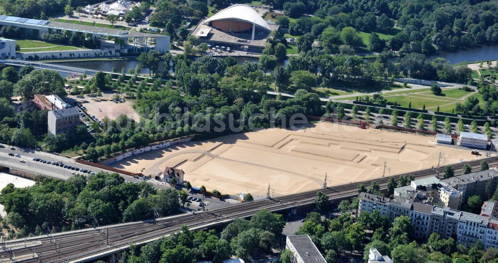 Berlin Moabit von oben - Bauvorbereitungen für den Neubau des Bundesministeriums des Innern / Innenministerium in Berlin Moabit