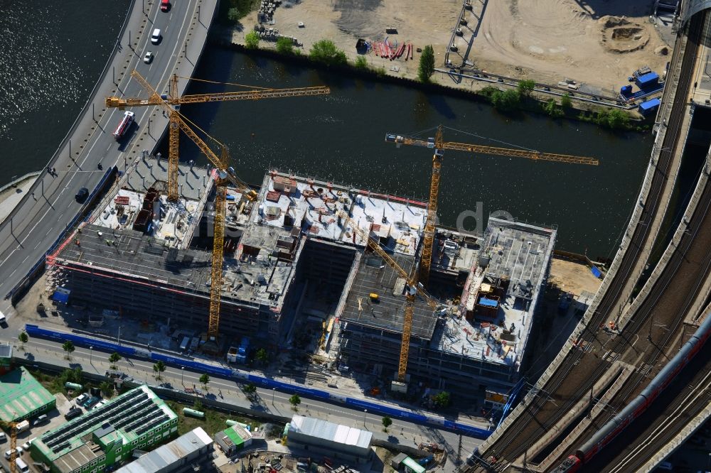 Luftaufnahme Berlin - Bauvorhaben Bürogebäude HumboldtHafenEins am am Alexanderufer in Berlin - Moabit