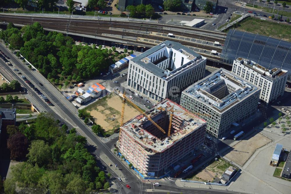 Luftaufnahme Berlin - Bauvorhaben Bürogebäude John F. Kennedy Haus am Washingtonplatz im Ortsteil Moabit in Berlin - Mitte