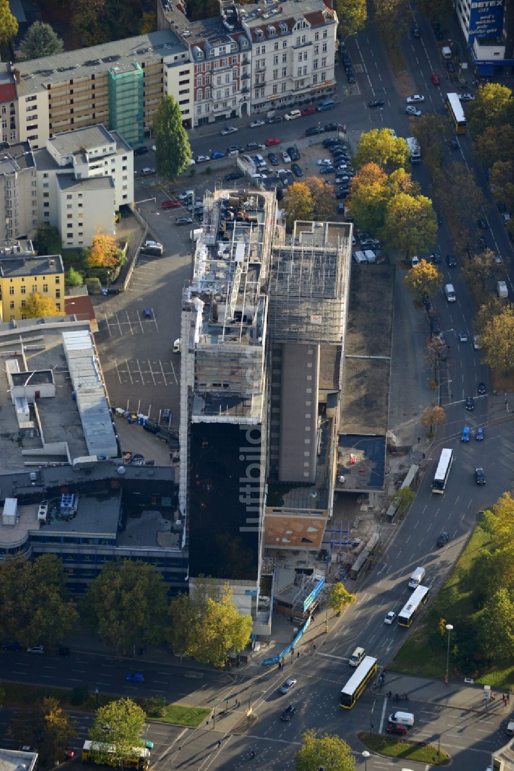 Berlin aus der Vogelperspektive: Bauvorhaben Hotel Riu Plaza in der Martin-Luther-Straße in Berlin - Schöneberg