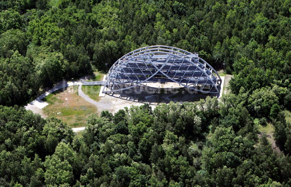 Luftbild Bitterfeld - Bauwerk des Aussichtsplattform Bitterfelder Bogen in Bitterfeld im Bundesland Sachsen-Anhalt, Deutschland