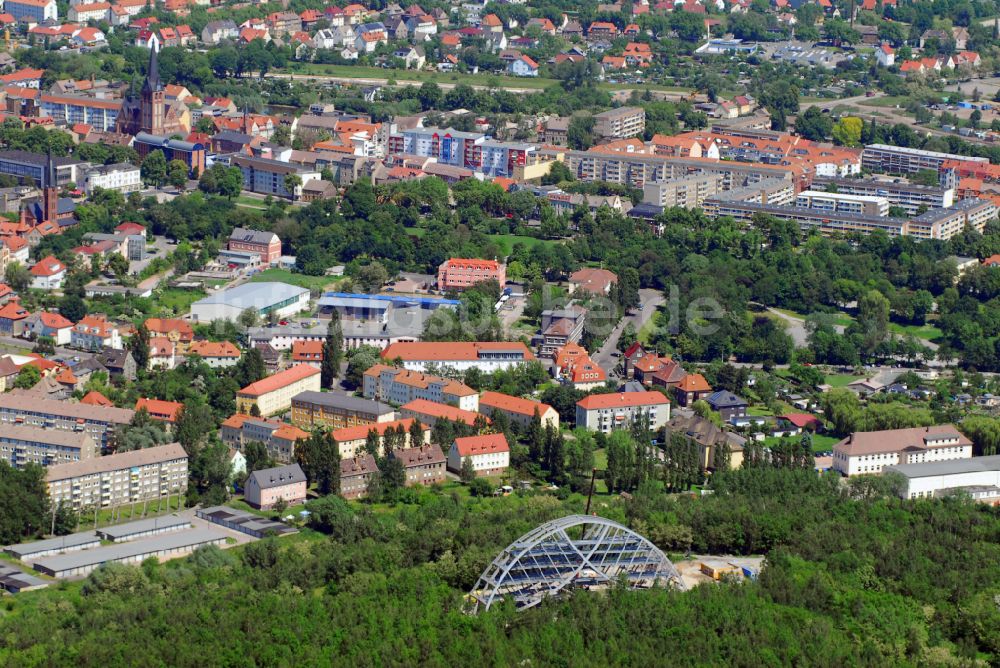 Luftbild Bitterfeld - Bauwerk des Aussichtsplattform Bitterfelder Bogen in Bitterfeld im Bundesland Sachsen-Anhalt, Deutschland