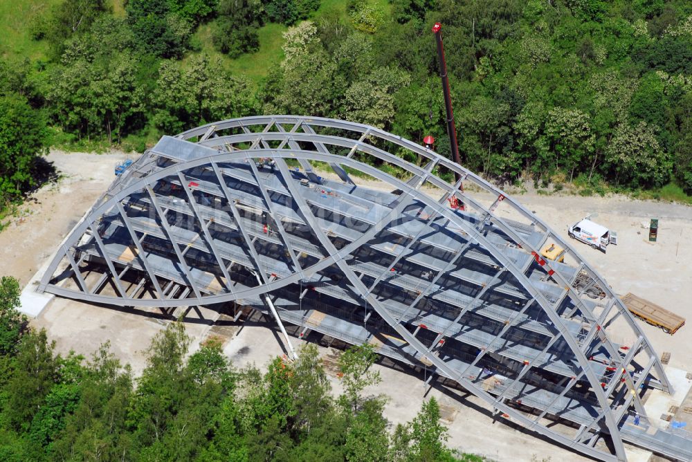 Bitterfeld aus der Vogelperspektive: Bauwerk des Aussichtsplattform Bitterfelder Bogen in Bitterfeld im Bundesland Sachsen-Anhalt, Deutschland