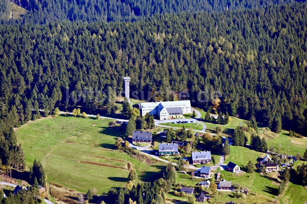 Luftaufnahme Klingenthal - Bauwerk des Aussichtsturmes Aschberg in Klingenthal im Bundesland Sachsen, Deutschland