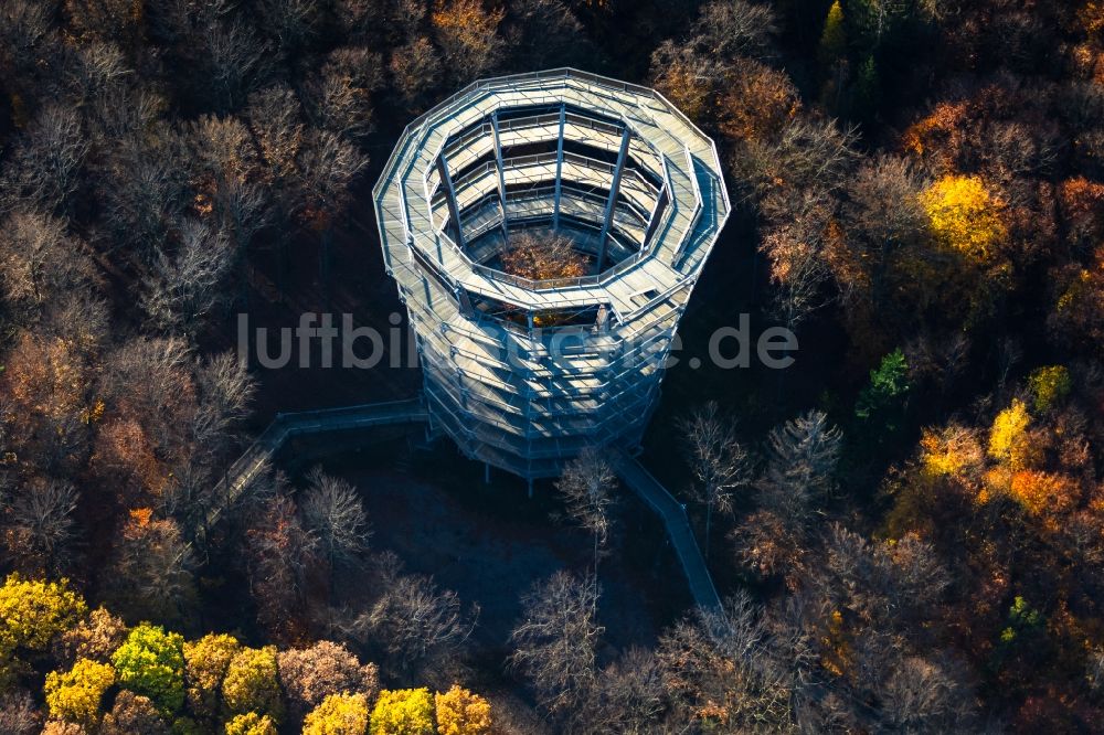 Luftbild Ebracher Forst - Bauwerk des Aussichtsturmes Baumwipfelpfad Steigerwald Tower in Ebracher Forst im Bundesland Bayern, Deutschland