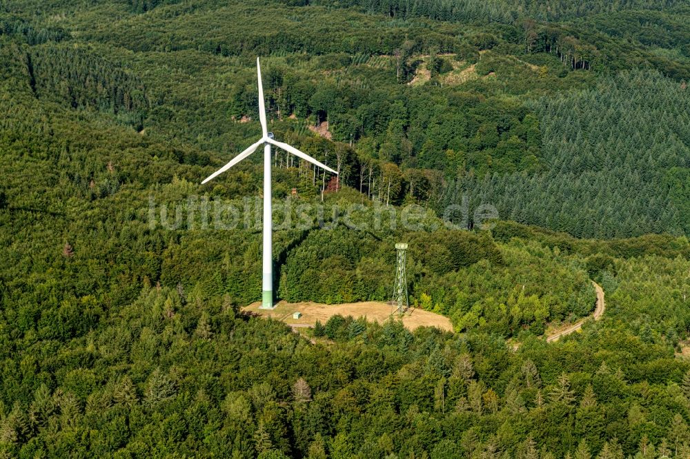 Ettenheim von oben - Bauwerk des Aussichtsturmes bei Windrad in Münchweier Teilort von Ettenheim im Bundesland Baden-Württemberg, Deutschland