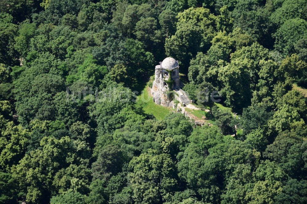 Luftaufnahme Halberstadt - Bauwerk des Aussichtsturmes Belvedere im Landschaftsschutzgebiet und Park Spiegelsberge in Halberstadt im Bundesland Sachsen-Anhalt