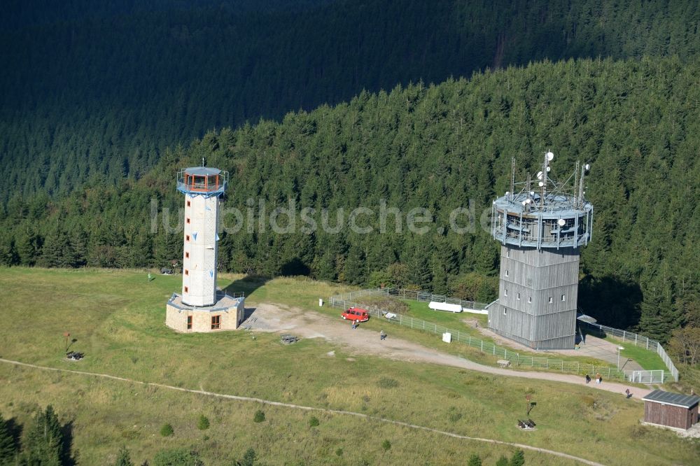 Gehlberg von oben - Bauwerk des Aussichtsturmes auf der Bergkuppe des Schneekopf in Gehlberg im Bundesland Thüringen