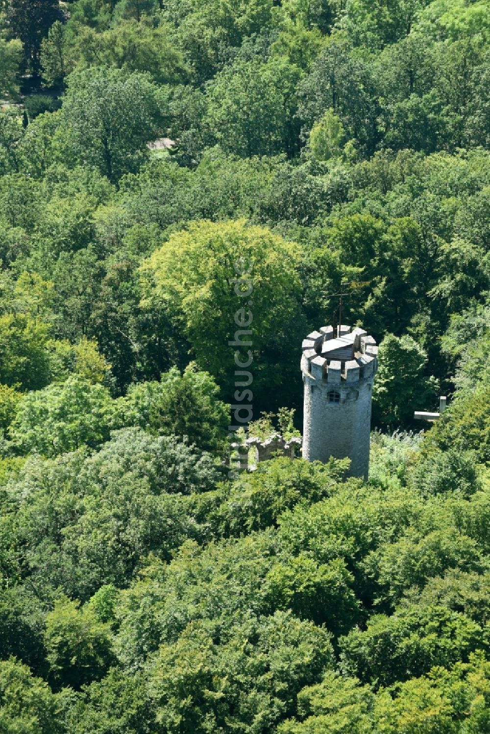 Luftbild Marsberg - Bauwerk des Aussichtsturmes Bilsteinturm in Marsberg im Bundesland Nordrhein-Westfalen, Deutschland