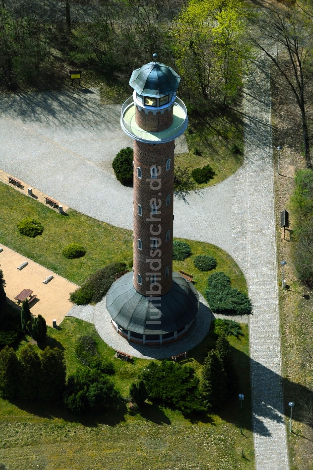 Brody - Pförten aus der Vogelperspektive: Bauwerk des Aussichtsturmes in Brody - Pförten, Polen