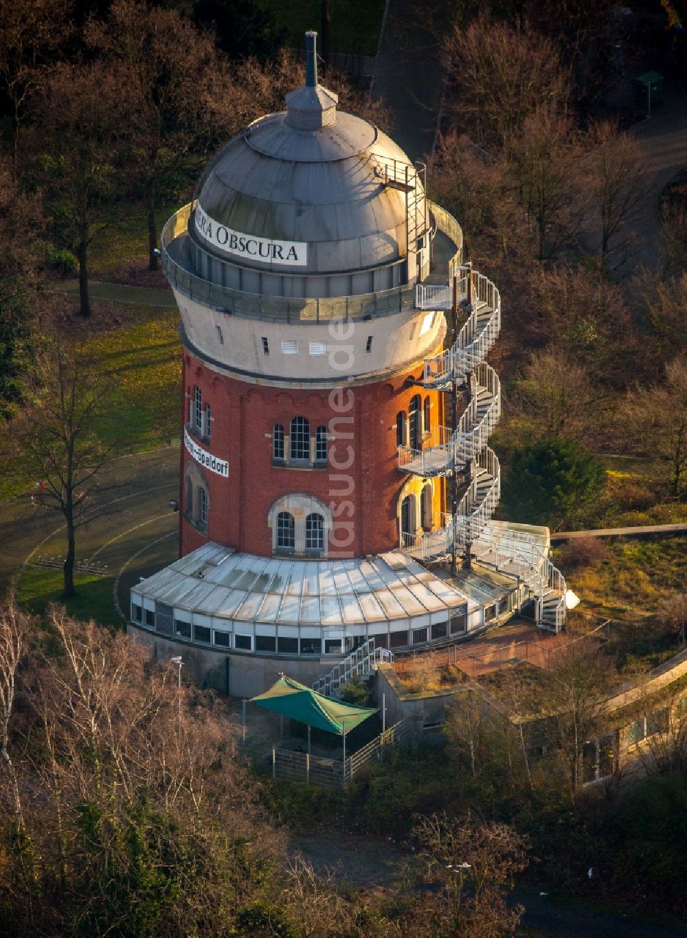 Luftaufnahme Mülheim an der Ruhr - Bauwerk des Aussichtsturmes Camera Obscura im MüGaPark in Mülheim an der Ruhr im Bundesland Nordrhein-Westfalen