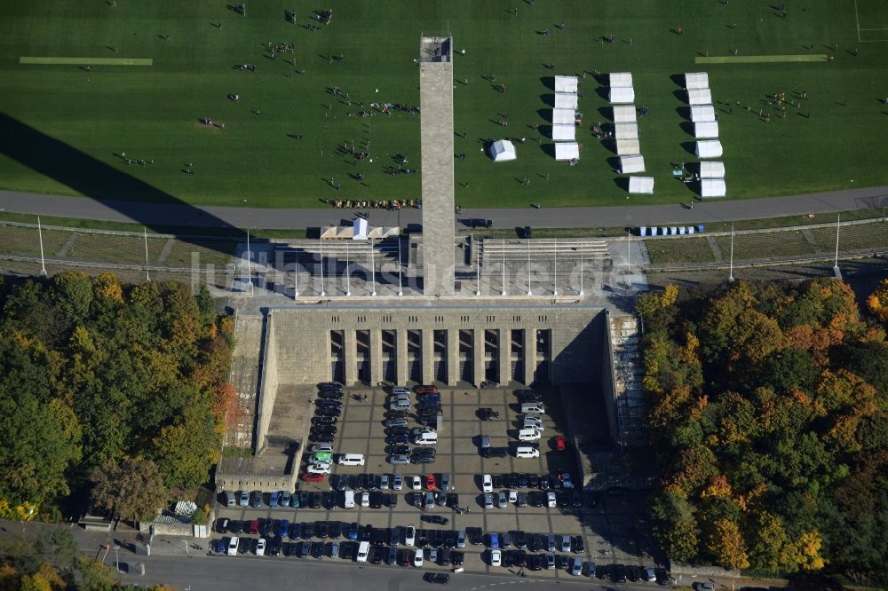 Luftaufnahme Berlin - Bauwerk des Aussichtsturmes Glockenturm in Berlin