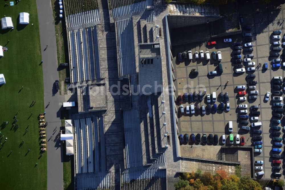 Luftaufnahme Berlin - Bauwerk des Aussichtsturmes Glockenturm in Berlin