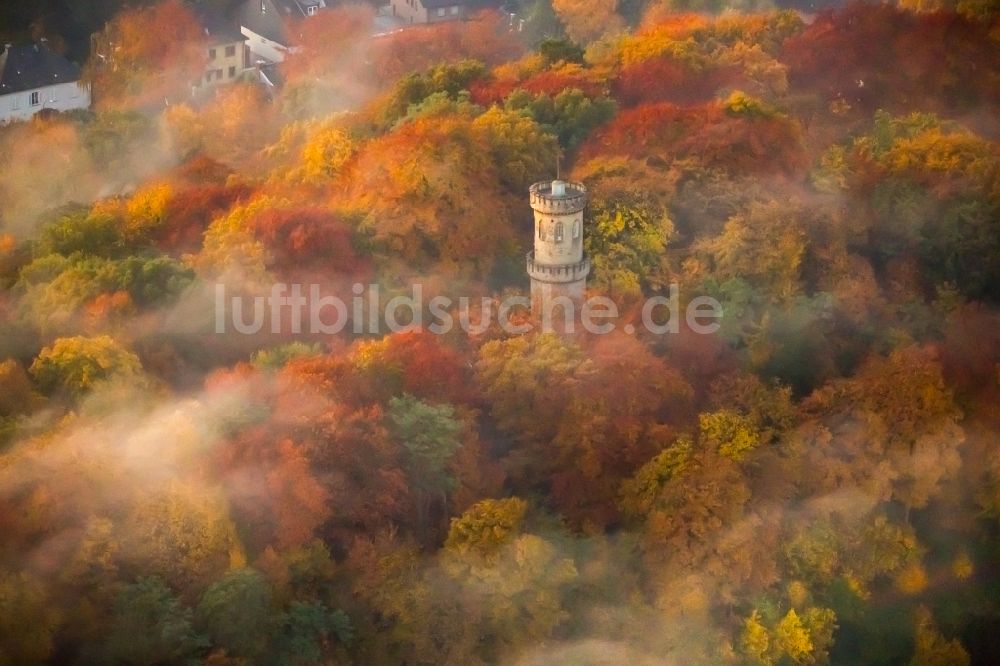 Witten von oben - Bauwerk des Aussichtsturmes Helenenturm auf dem mit herbstlich buntem Laubwald geschmückten Helenenberg in Witten im Bundesland Nordrhein-Westfalen