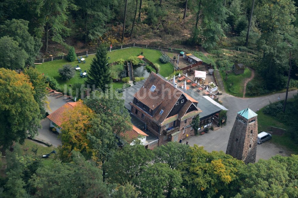 Dossenheim aus der Vogelperspektive: Bauwerk des Aussichtsturmes Höhengaststätte zum weissen Stein in Dossenheim im Bundesland Baden-Württemberg