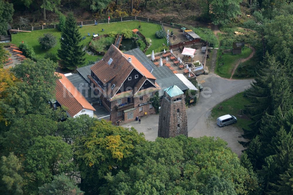 Luftaufnahme Dossenheim - Bauwerk des Aussichtsturmes Höhengaststätte zum weissen Stein in Dossenheim im Bundesland Baden-Württemberg