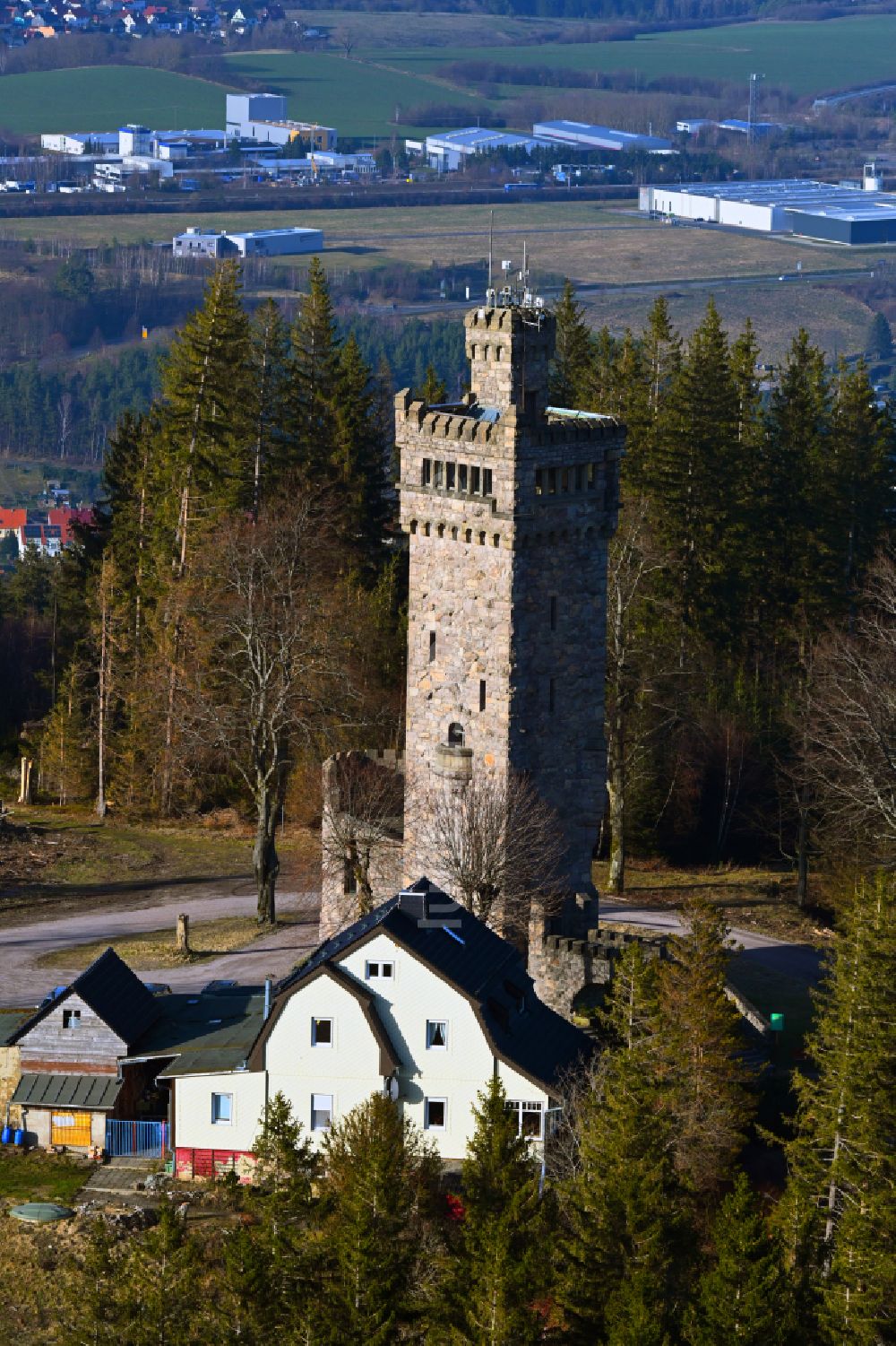 Elgersburg von oben - Bauwerk des Aussichtsturmes Hohe Warte in Elgersburg im Bundesland Thüringen, Deutschland
