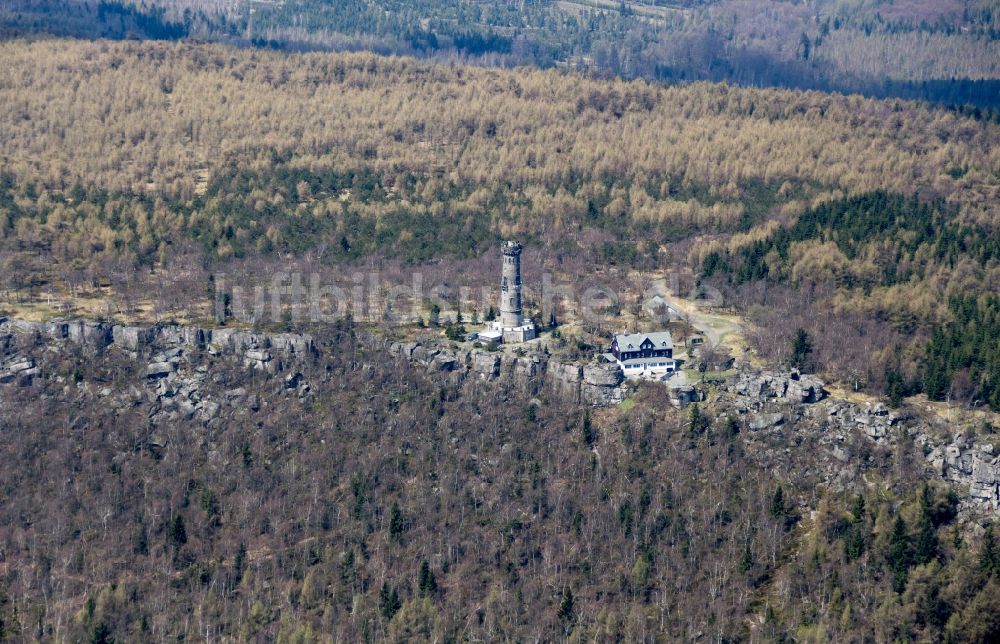 Jílové aus der Vogelperspektive: Bauwerk des Aussichtsturmes auf dem Hoher Schneeberg in Jílové in Tschechische Republik