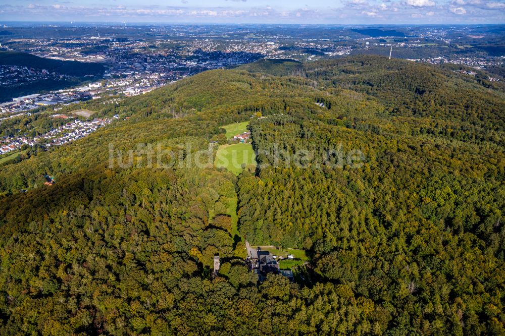 Hagen aus der Vogelperspektive: Bauwerk des Aussichtsturmes Kaiser Friedrich Turm und der Waldgaststätte Im Deerth in Hagen im Bundesland Nordrhein-Westfalen, Deutschland