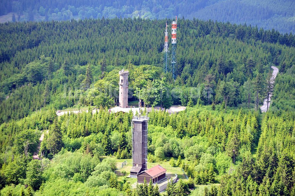 Ilmenau aus der Vogelperspektive: Bauwerk des Aussichtsturmes Kickelhahnturm in Ilmenau im Bundesland Thüringen, Deutschland