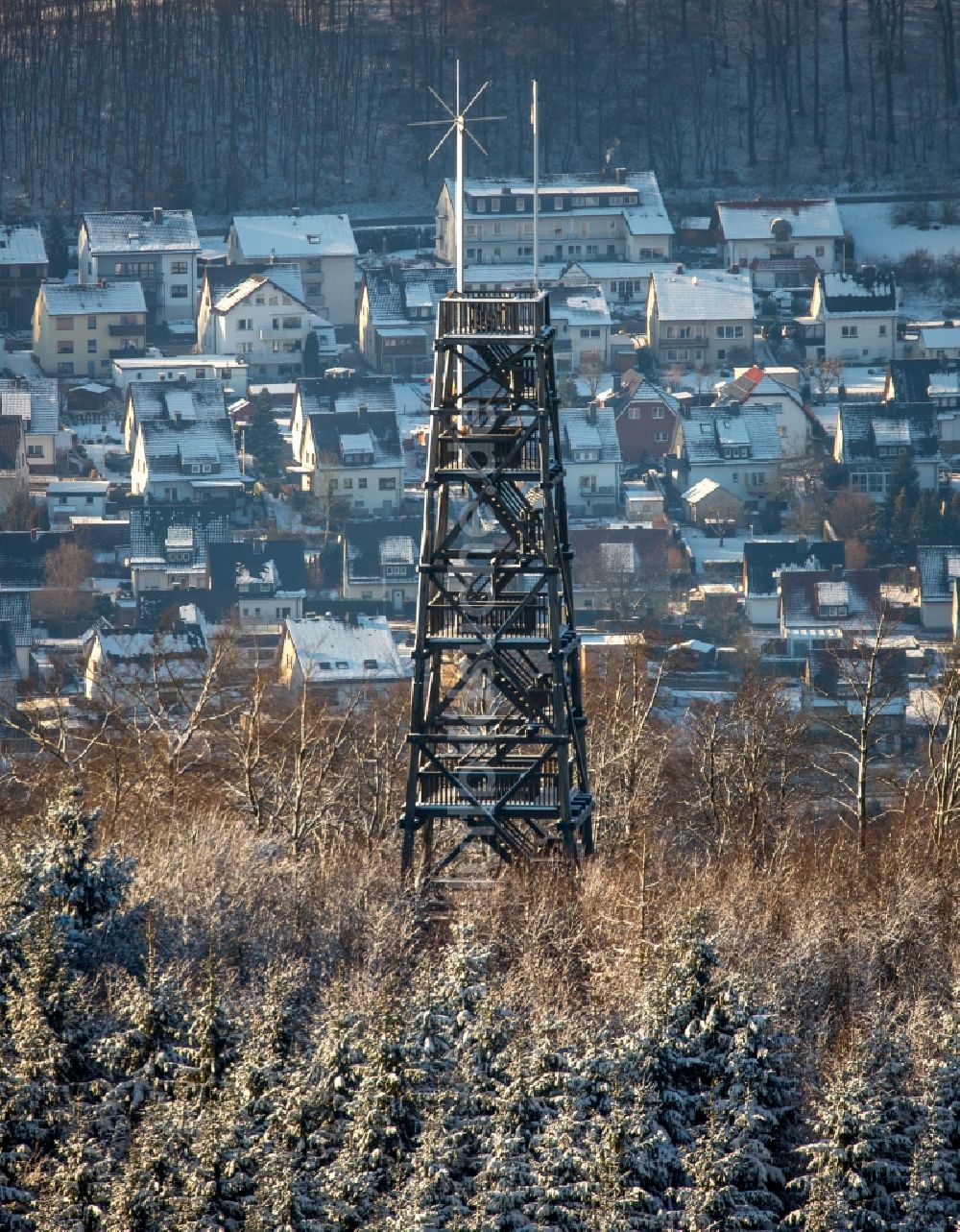 Luftaufnahme Meschede - Bauwerk des Aussichtsturmes Küppelturm im Waldgebiet in Meschede im Bundesland Nordrhein-Westfalen