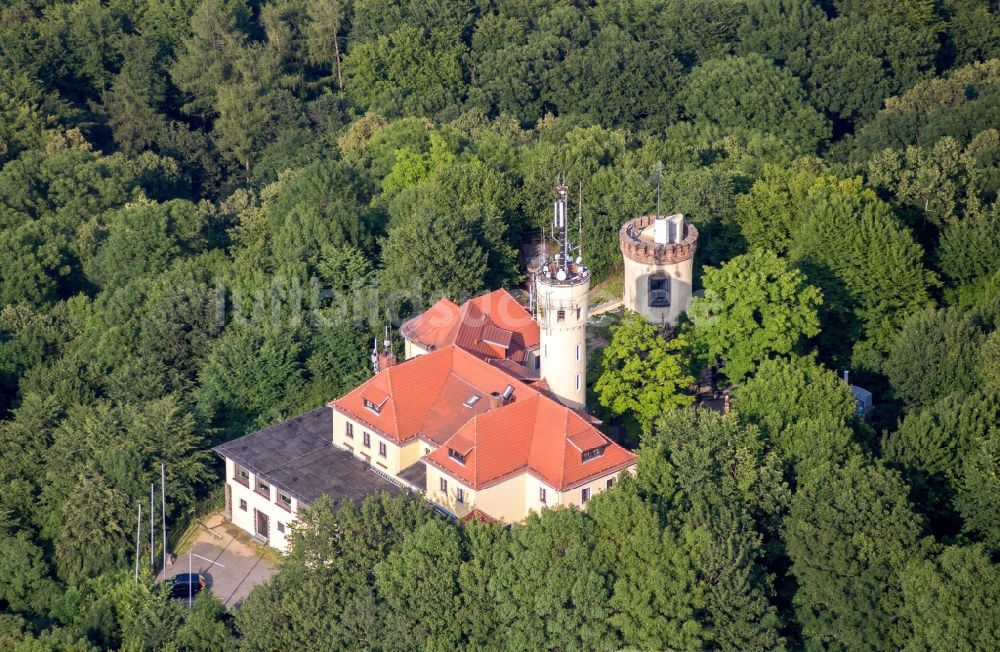 Görlitz von oben - Bauwerk des Aussichtsturmes Landeskrone in Görlitz im Bundesland Sachsen, Deutschland