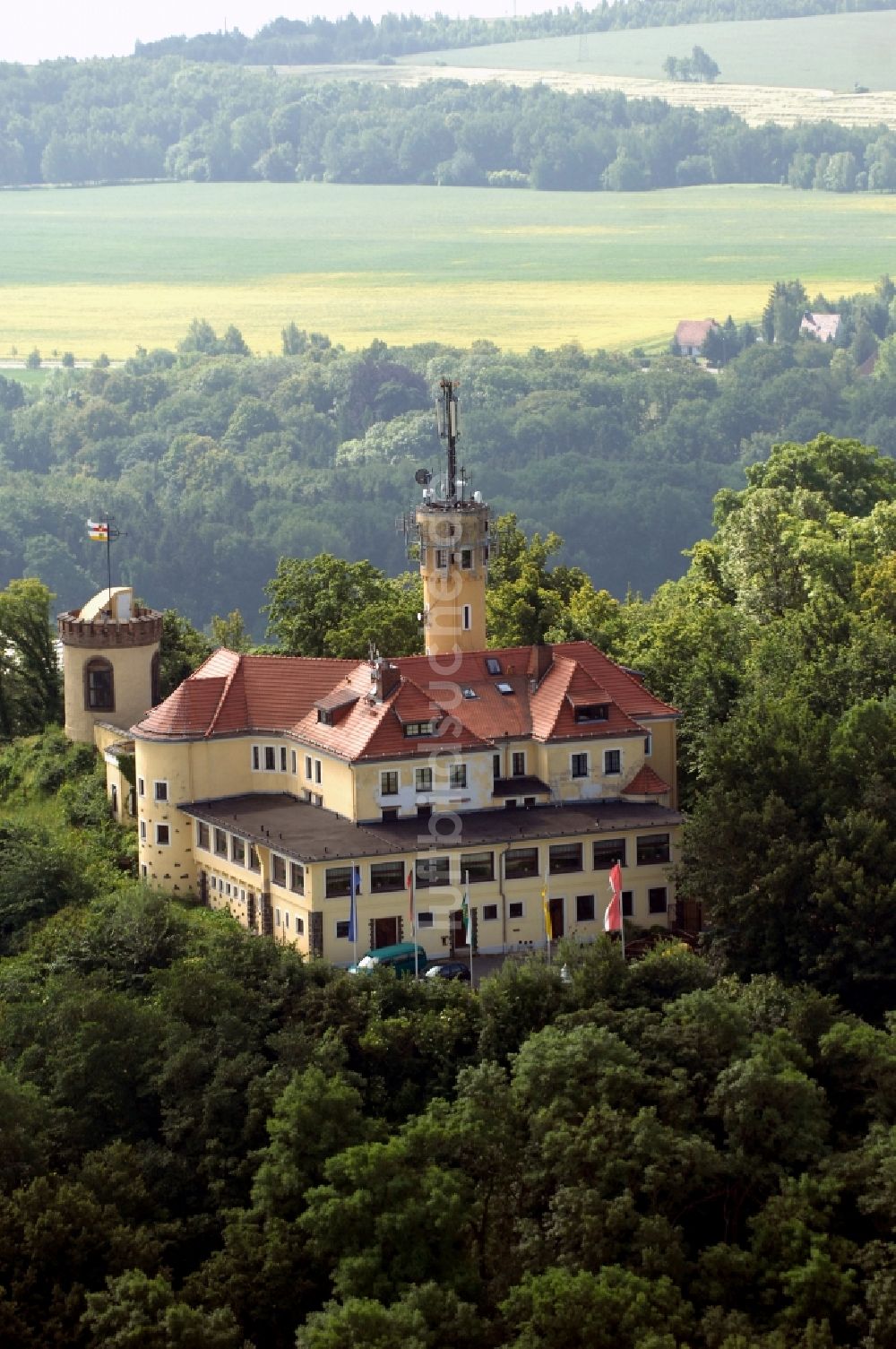 Luftbild Görlitz - Bauwerk des Aussichtsturmes Landeskrone in Görlitz im Bundesland Sachsen, Deutschland