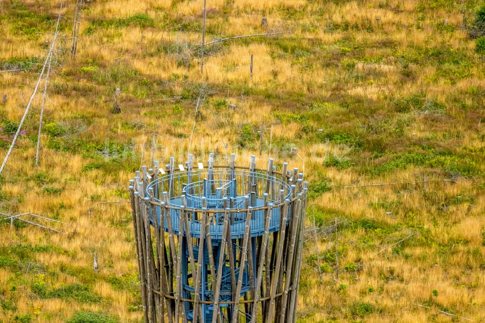 Luftbild Meschede - Bauwerk des Aussichtsturmes Lörmecke-Turm am Plackweg in Meschede im Bundesland Nordrhein-Westfalen, Deutschland