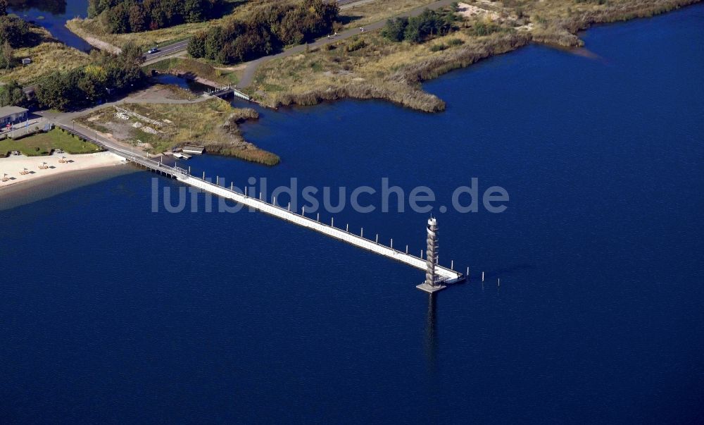 Luftbild Bitterfeld-Wolfen - Bauwerk des Aussichtsturmes Pegelturm in Bitterfeld-Wolfen im Bundesland Sachsen-Anhalt, Deutschland