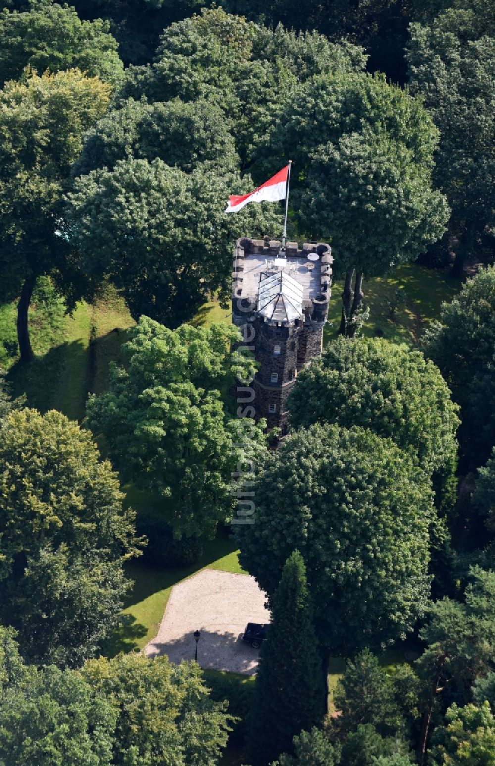 Luftaufnahme Remagen - Bauwerk des Aussichtsturmes Rolandswerth Humboldtturm im Ortsteil Rolandswerth in Remagen im Bundesland Rheinland-Pfalz, Deutschland