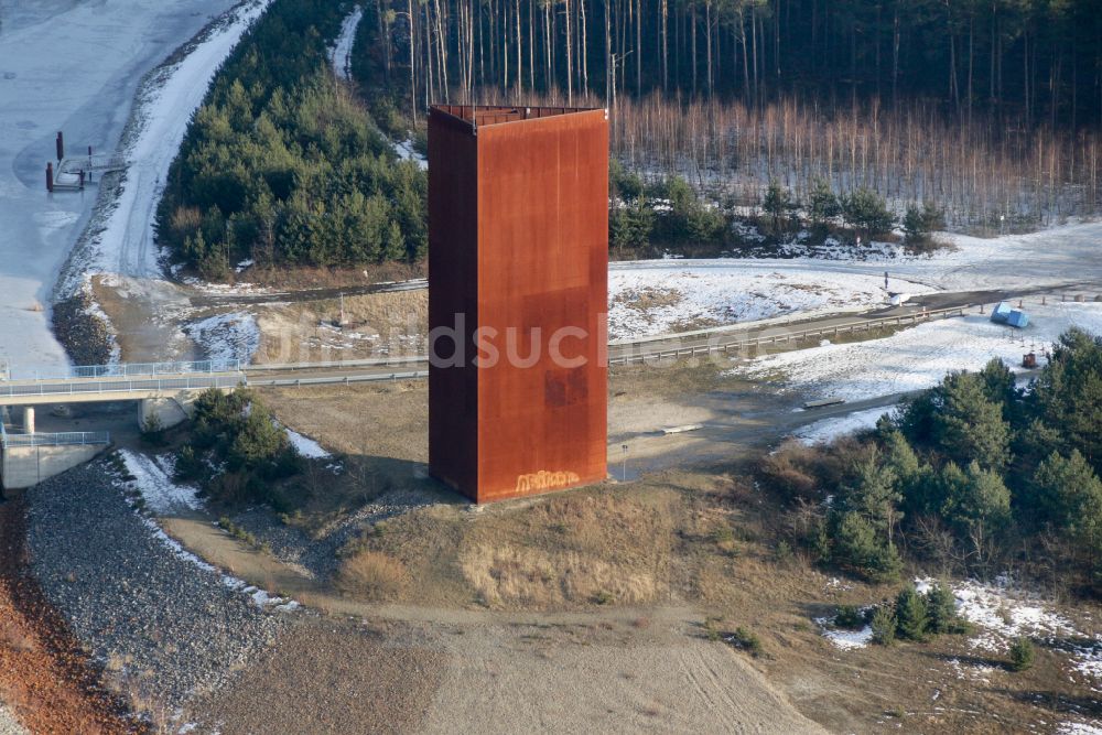 Luftaufnahme Großkoschen - Bauwerk des Aussichtsturmes Rostiger Nagel in Großkoschen im Bundesland Brandenburg, Deutschland