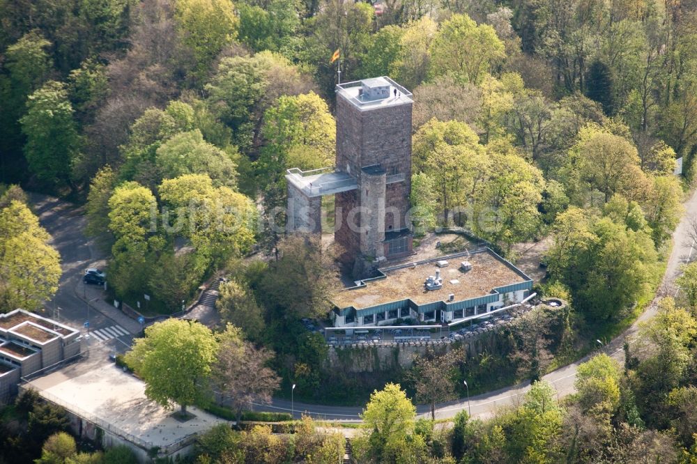 Luftaufnahme Karlsruhe - Bauwerk des Aussichtsturmes auf dem Turmberg mit Gourmetrestaurant Anders im Ortsteil Durlach in Karlsruhe im Bundesland Baden-Württemberg