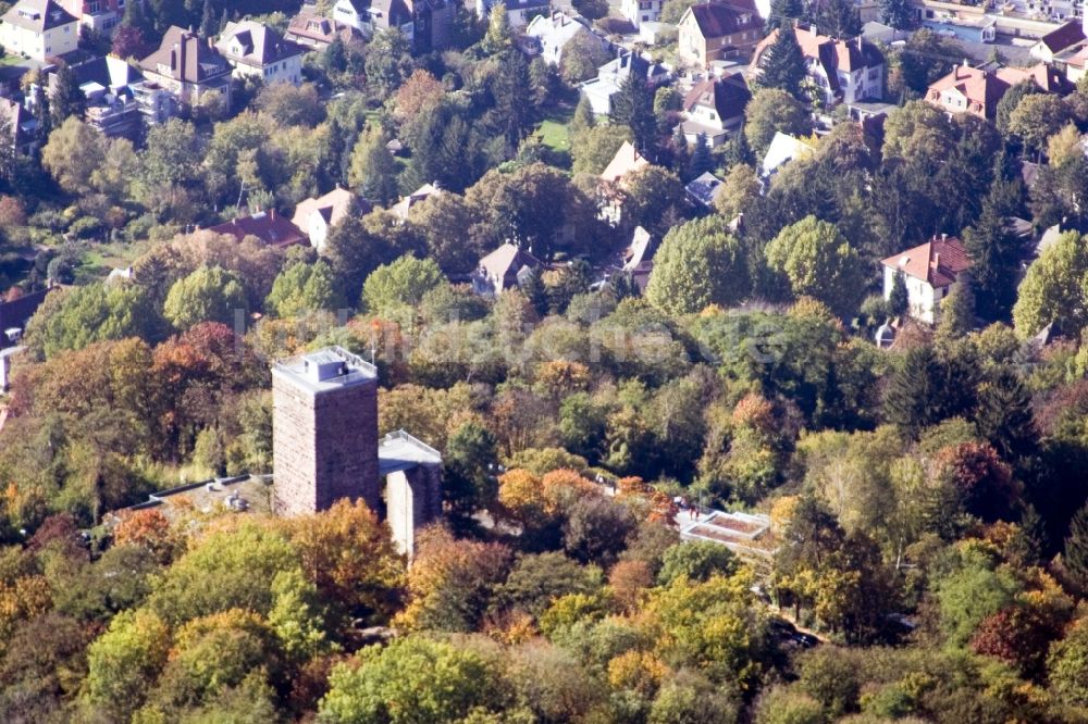 Karlsruhe aus der Vogelperspektive: Bauwerk des Aussichtsturmes auf dem Turmberg mit Gourmetrestaurant Anders im Ortsteil Durlach in Karlsruhe im Bundesland Baden-Württemberg