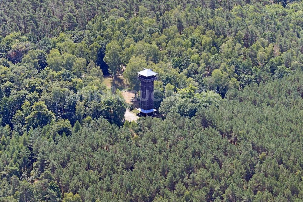 Luftaufnahme Groß Wasserburg - Bauwerk des Aussichtsturmes am Wehlaberg in Groß Wasserburg im Bundesland Brandenburg, Deutschland