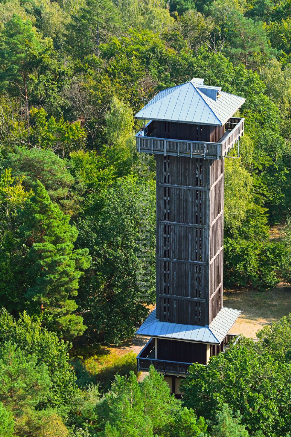 Luftaufnahme Groß Wasserburg - Bauwerk des Aussichtsturmes am Wehlaberg in Groß Wasserburg im Bundesland Brandenburg, Deutschland