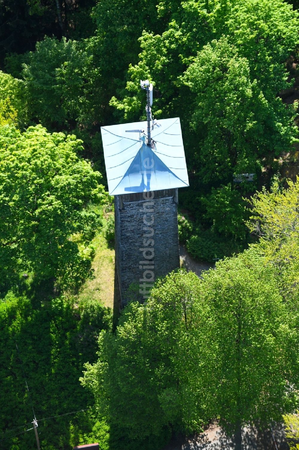 Stammbach von oben - Bauwerk des Aussichtsturmes Weißensteinturm in Stammbach im Bundesland Bayern, Deutschland