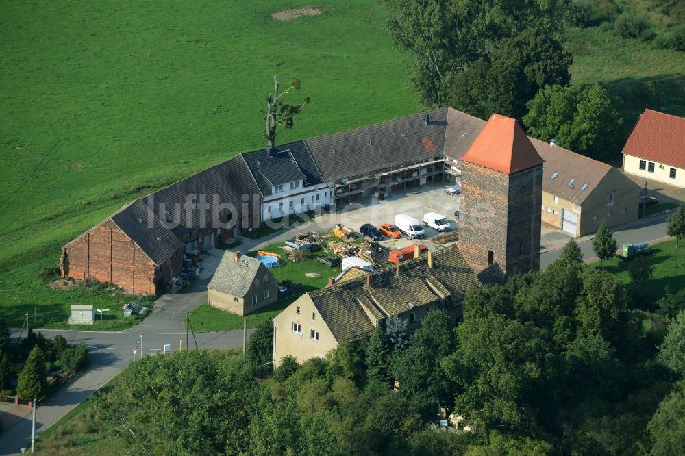 Luftaufnahme Gruna - Bauwerk des Aussichtsturmes Wendenturm und Kirche St.Nikolai in Gruna im Bundesland Sachsen