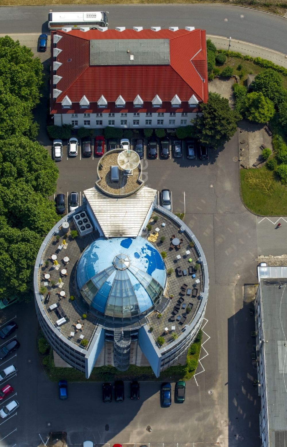 Hattingen aus der Vogelperspektive: Bauwerk des Turmes Satkom Ruhr Tower in Hattingen im Bundesland Nordrhein-Westfalen