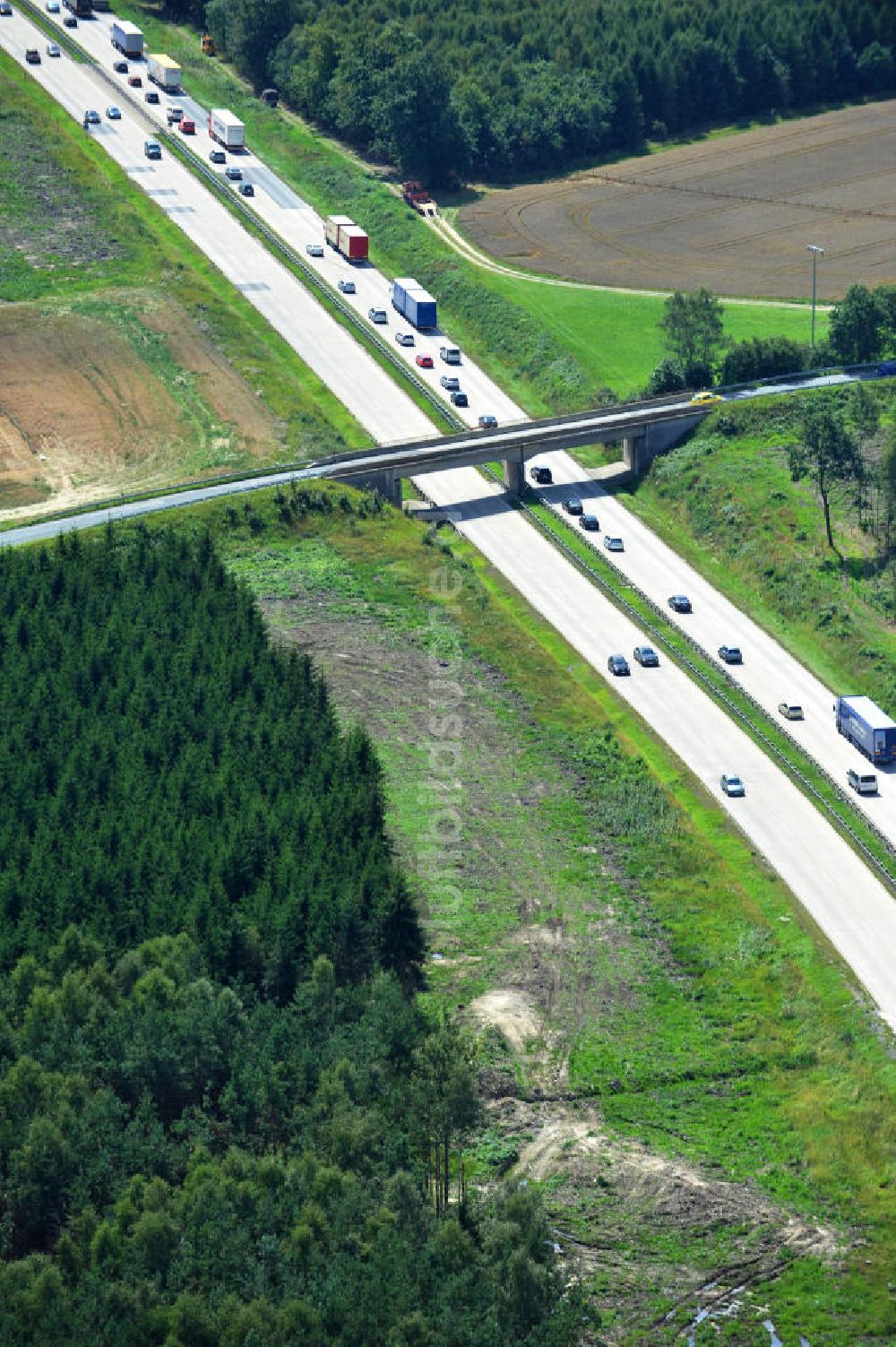 Luftbild Dittersdorf - Bauwerke und Streckenführung der BAB Bundesautobahn A9 bei Dittersdorf in Thüringen