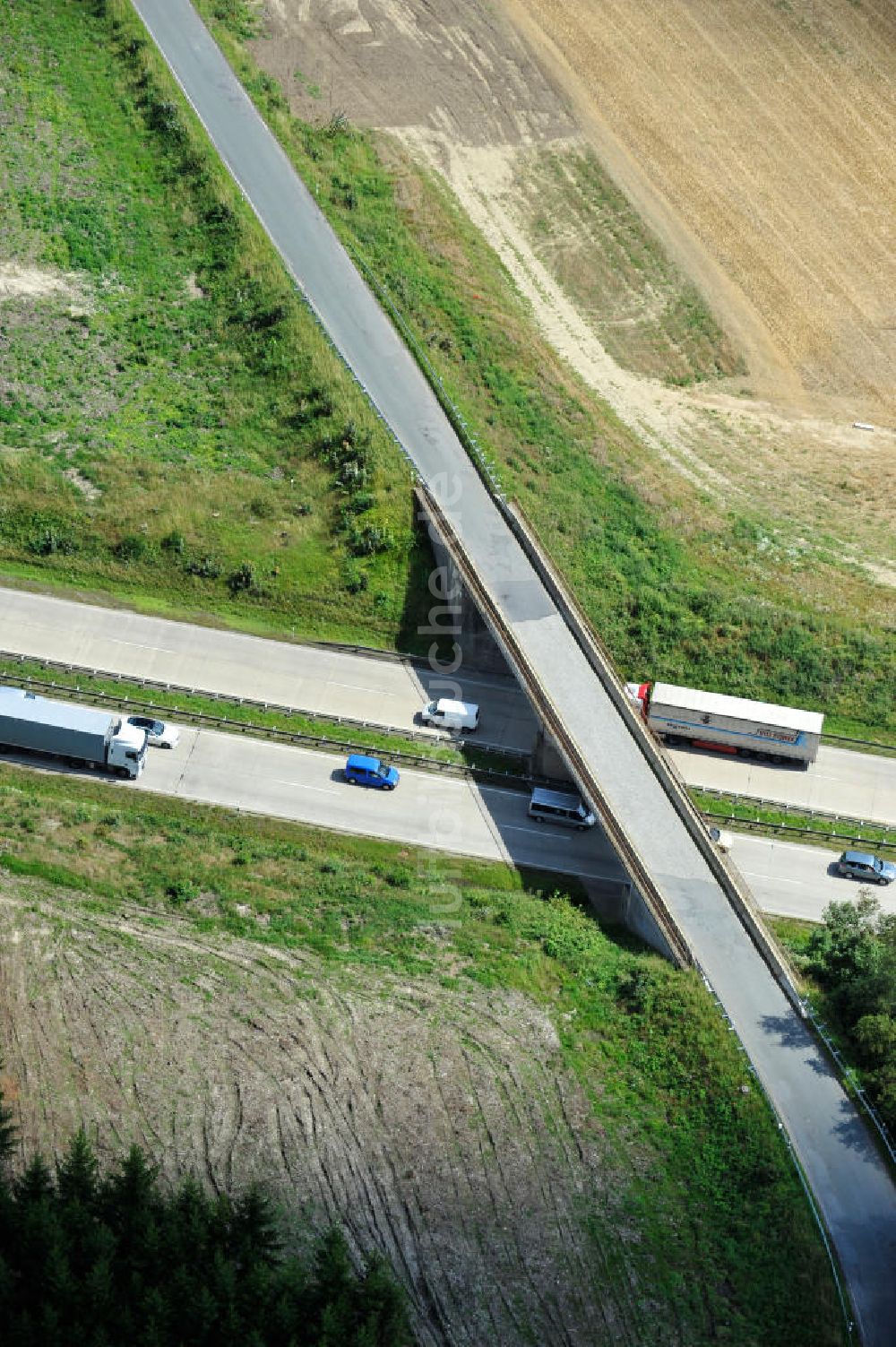 Luftbild Dittersdorf - Bauwerke und Streckenführung der BAB Bundesautobahn A9 bei Dittersdorf in Thüringen