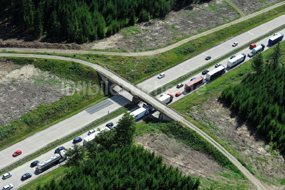 Dittersdorf aus der Vogelperspektive: Bauwerke und Streckenführung der BAB Bundesautobahn A9 bei Dittersdorf in Thüringen