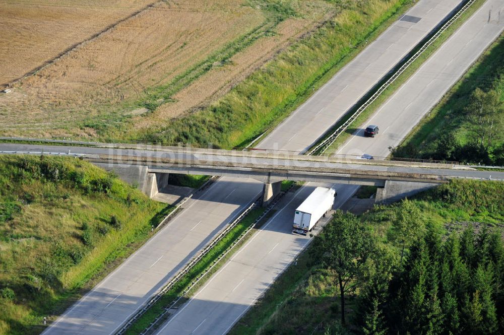 Luftbild Dittersdorf - Bauwerke und Streckenführung der BAB Bundesautobahn A9 bei Dittersdorf in Thüringen