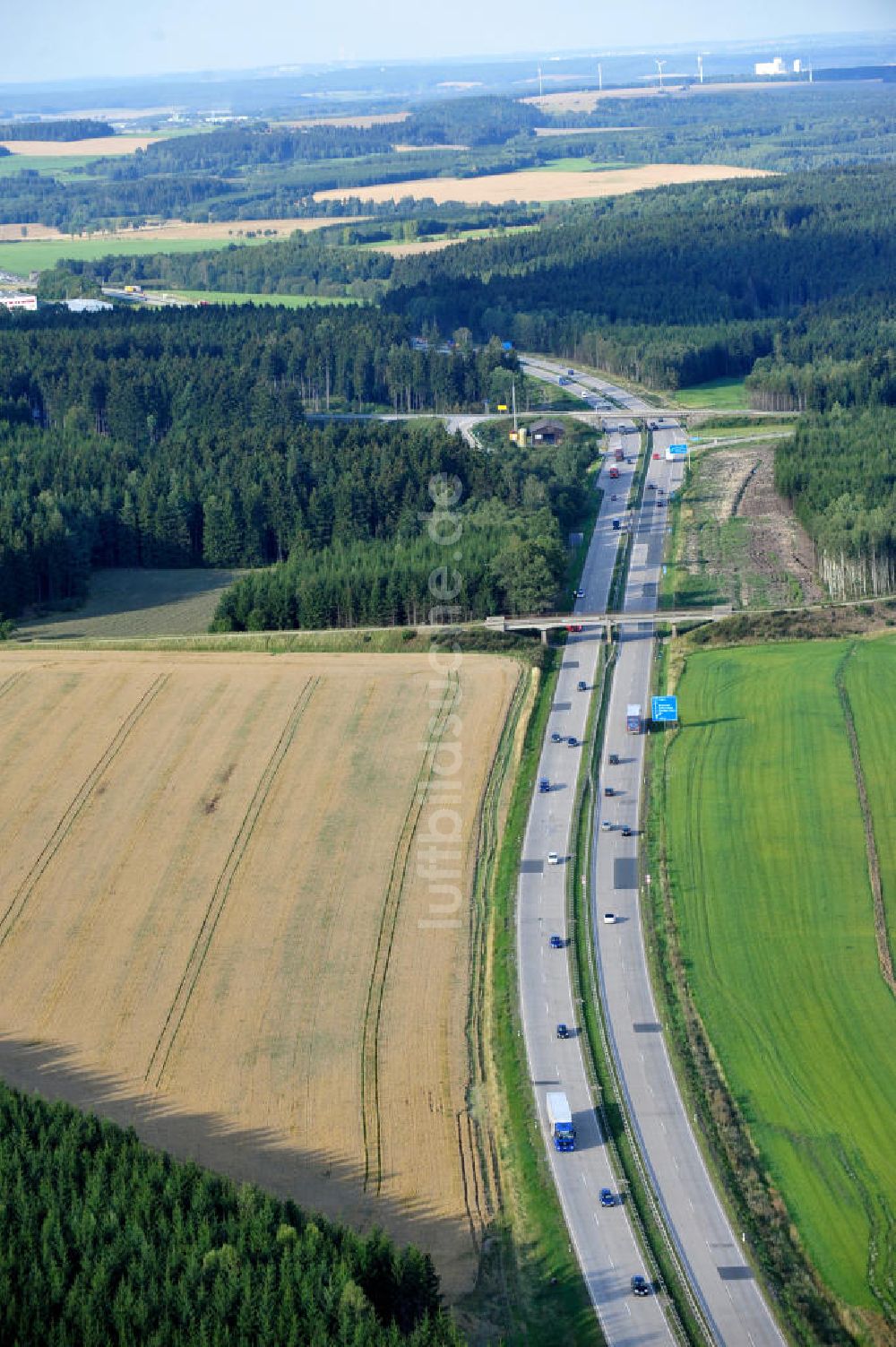 Dittersdorf von oben - Bauwerke und Streckenführung der BAB Bundesautobahn A9 bei Dittersdorf in Thüringen