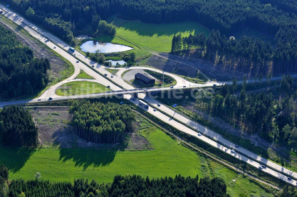 Luftbild Dittersdorf - Bauwerke und Streckenführung der BAB Bundesautobahn A9 bei Dittersdorf in Thüringen