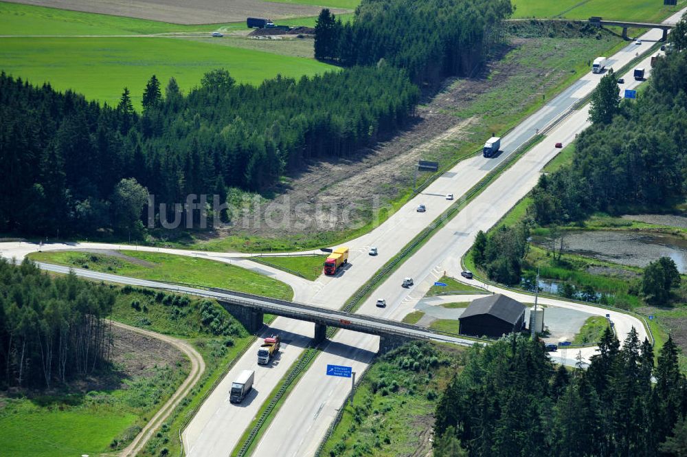 Dittersdorf aus der Vogelperspektive: Bauwerke und Streckenführung der BAB Bundesautobahn A9 bei Dittersdorf in Thüringen