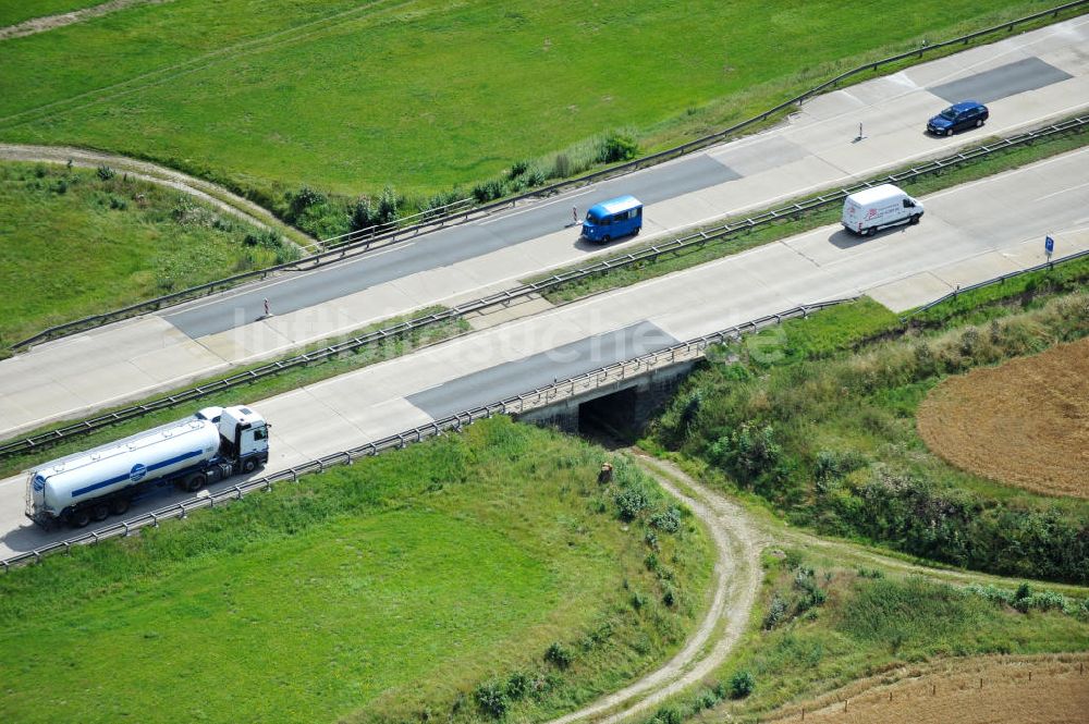 Görkwitz aus der Vogelperspektive: Bauwerke und Streckenführung der BAB Bundesautobahn A9 bei Görkwitz in Thüringen