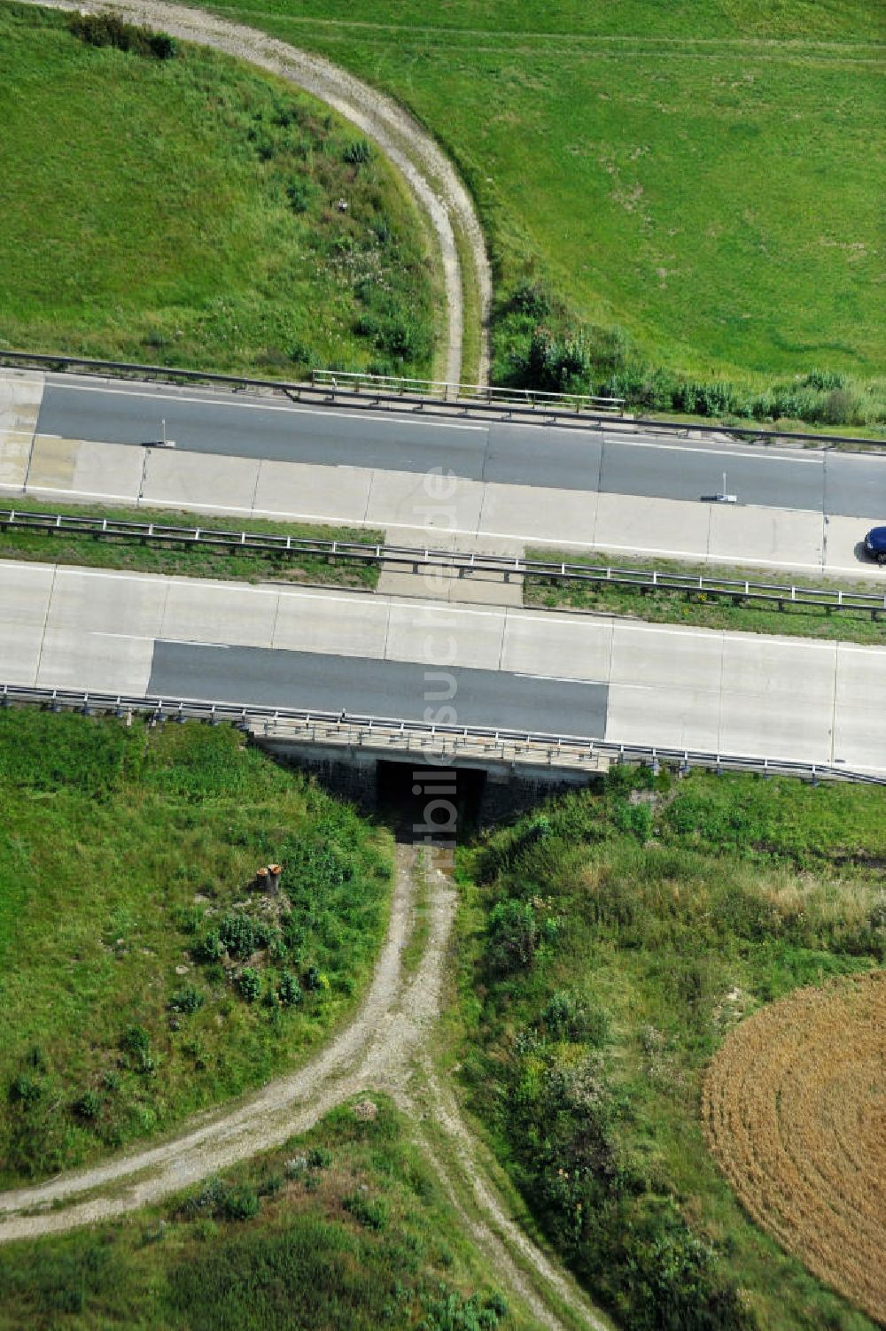 Luftbild Görkwitz - Bauwerke und Streckenführung der BAB Bundesautobahn A9 bei Görkwitz in Thüringen