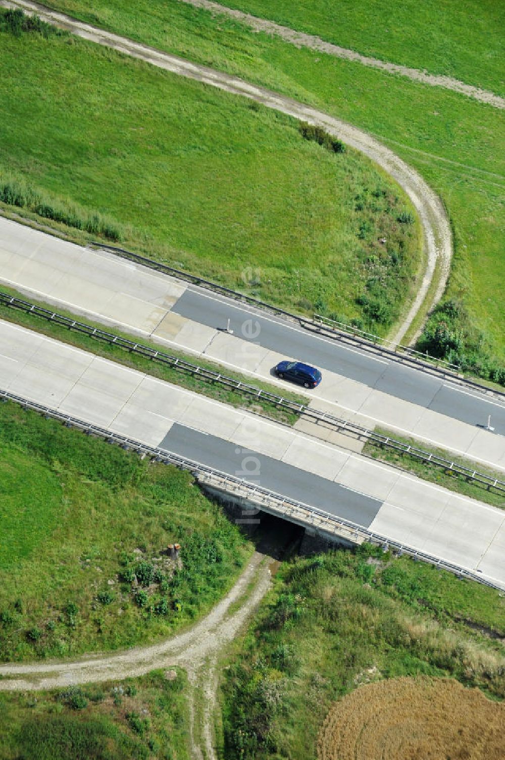 Luftaufnahme Görkwitz - Bauwerke und Streckenführung der BAB Bundesautobahn A9 bei Görkwitz in Thüringen